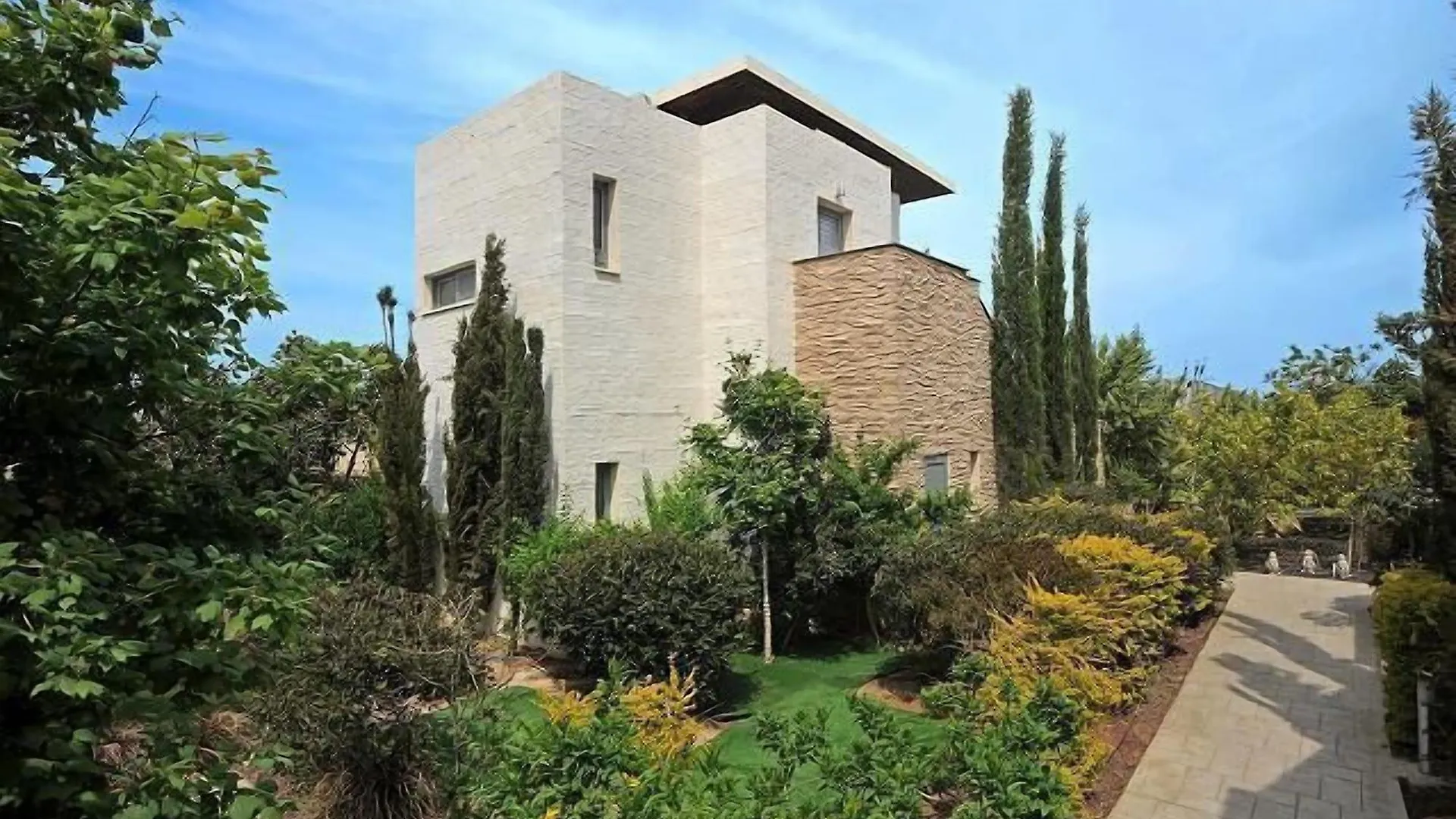 E-Hotel Larnaca Resort & Spa Perivolia Hotel