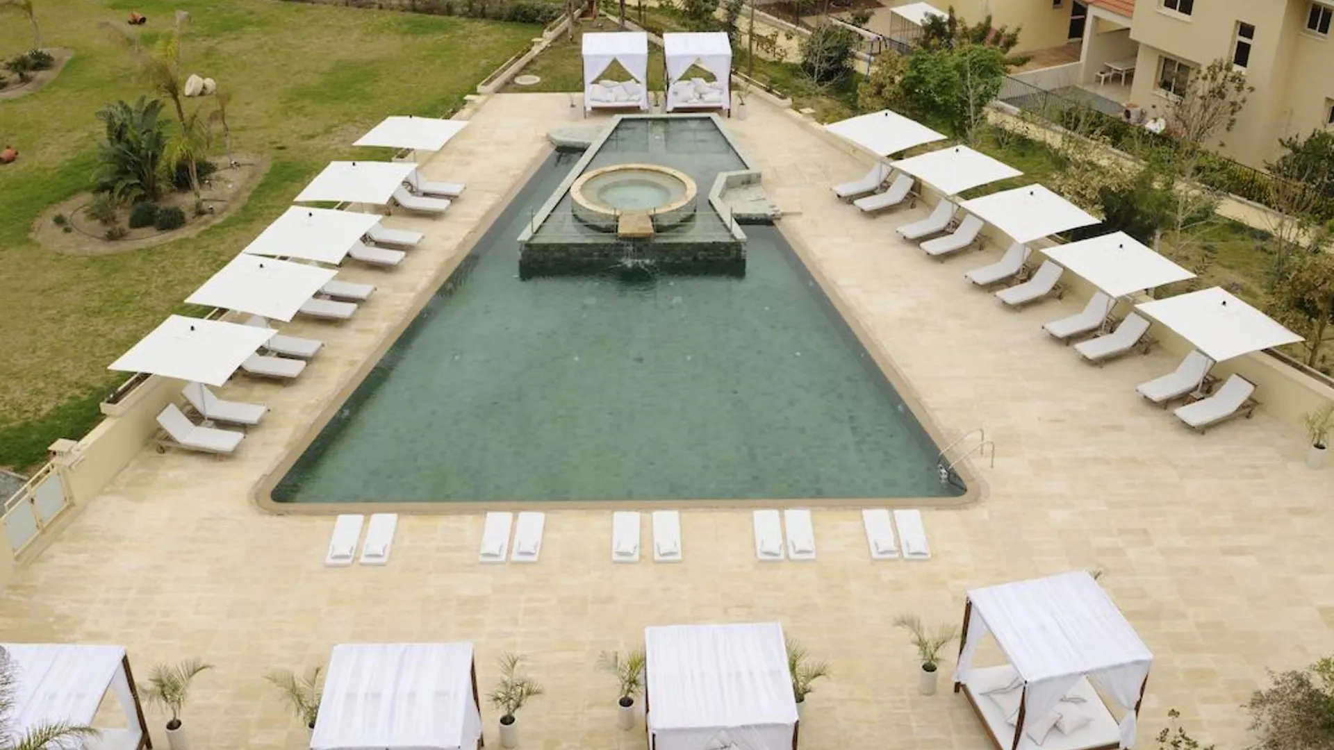 E-Hotel Larnaca Resort & Spa Perivolia