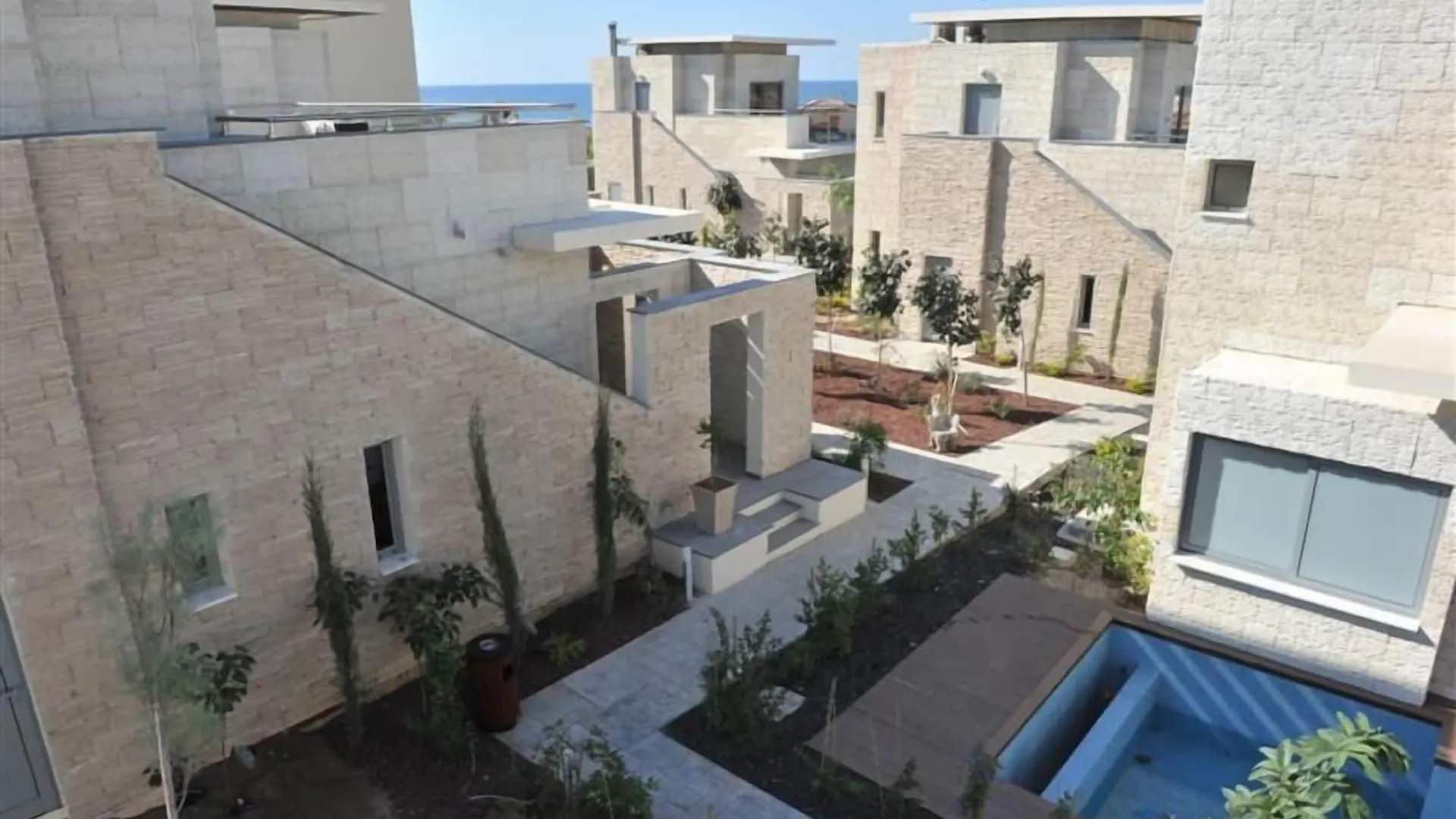 E-Hotel Larnaca Resort & Spa Perivolia 4*,  Cyprus