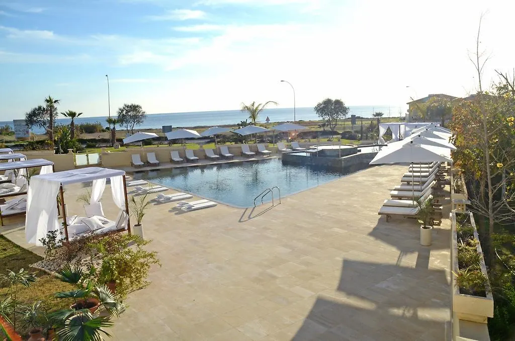 E-Hotel Larnaca Resort & Spa Perivólia